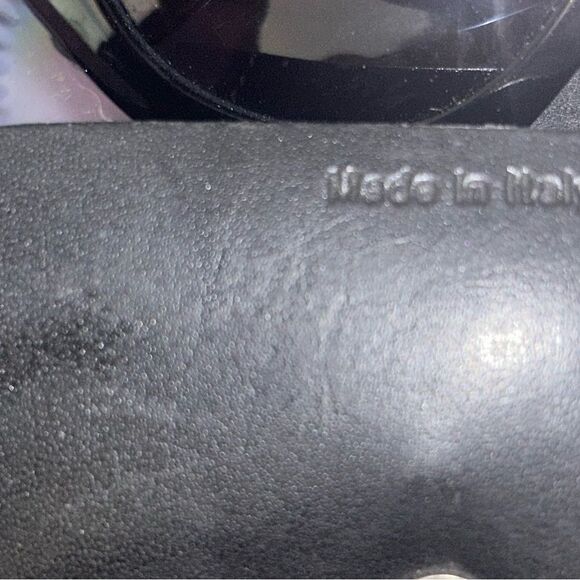 VERSACE “Versus” Medusa authentic sunglasses. Black w/gold logo. 420/C col. 852 - Picture 7 of 8